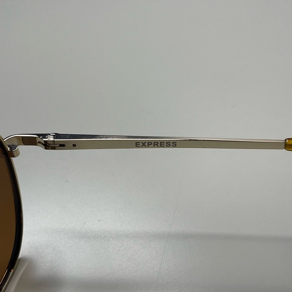 ⭐️3 for 25 BUNDLE⭐️ EXPRESS Sun Shades: Brown - Picture 3 of 4